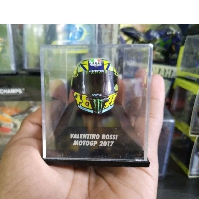 Minichamps Miniatur helm Rossi 2017 skala 1:8