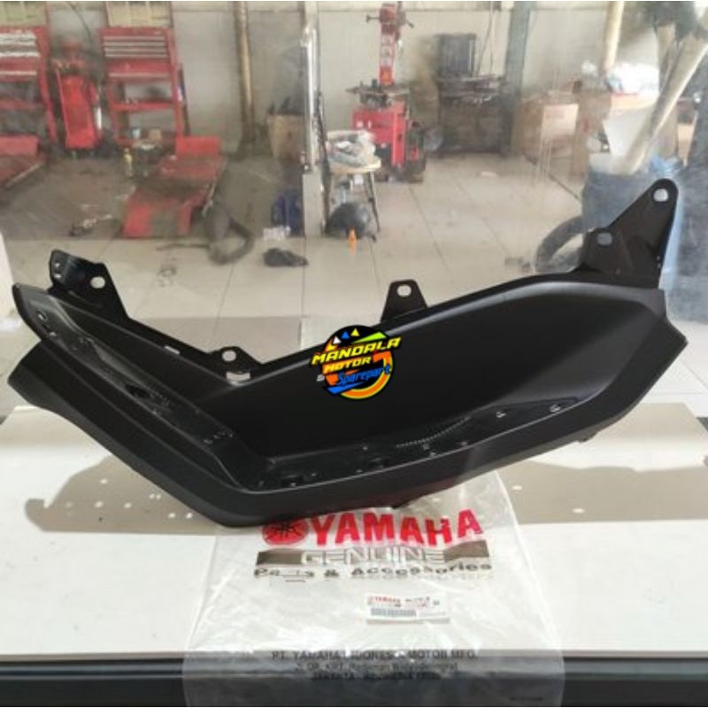 BORDES,FOOTREST,PIJAKAN KAKI ALL NEW NMAX KANAN/KIRI.(B6H-F7488-00)/(B6H-F7481-00)ORIGINAL - KANAN