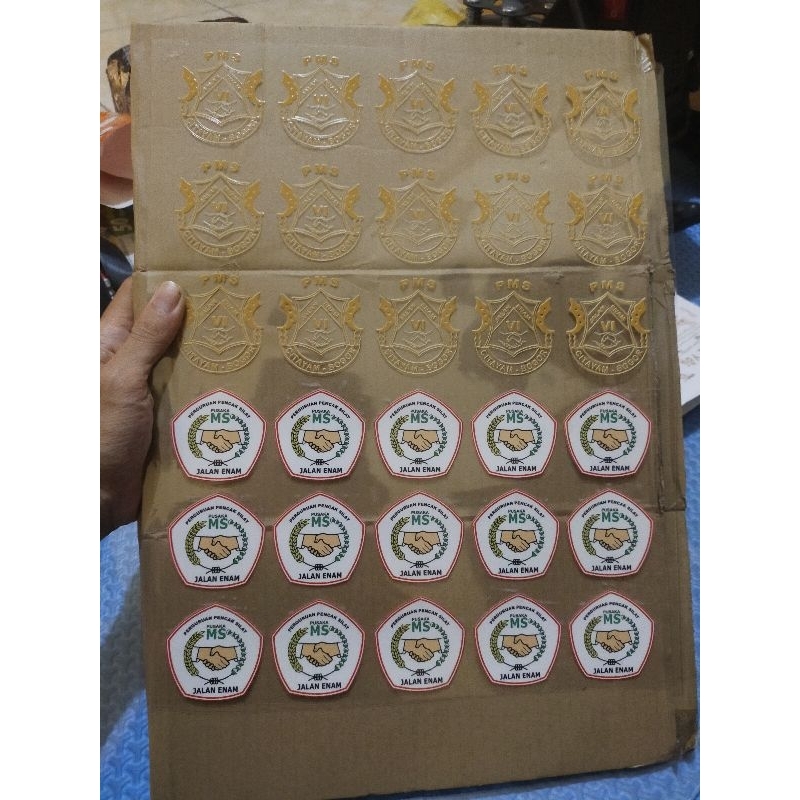 

CETAK STIKER UV DTF ATAU DECAL KERING