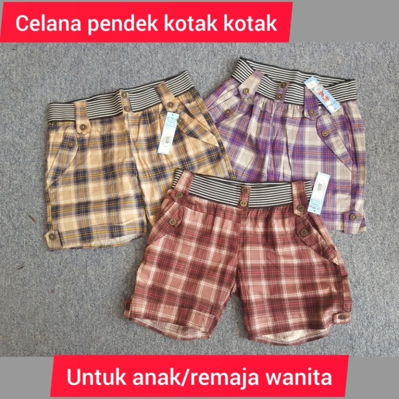 celana pendek wanita kotak kotak