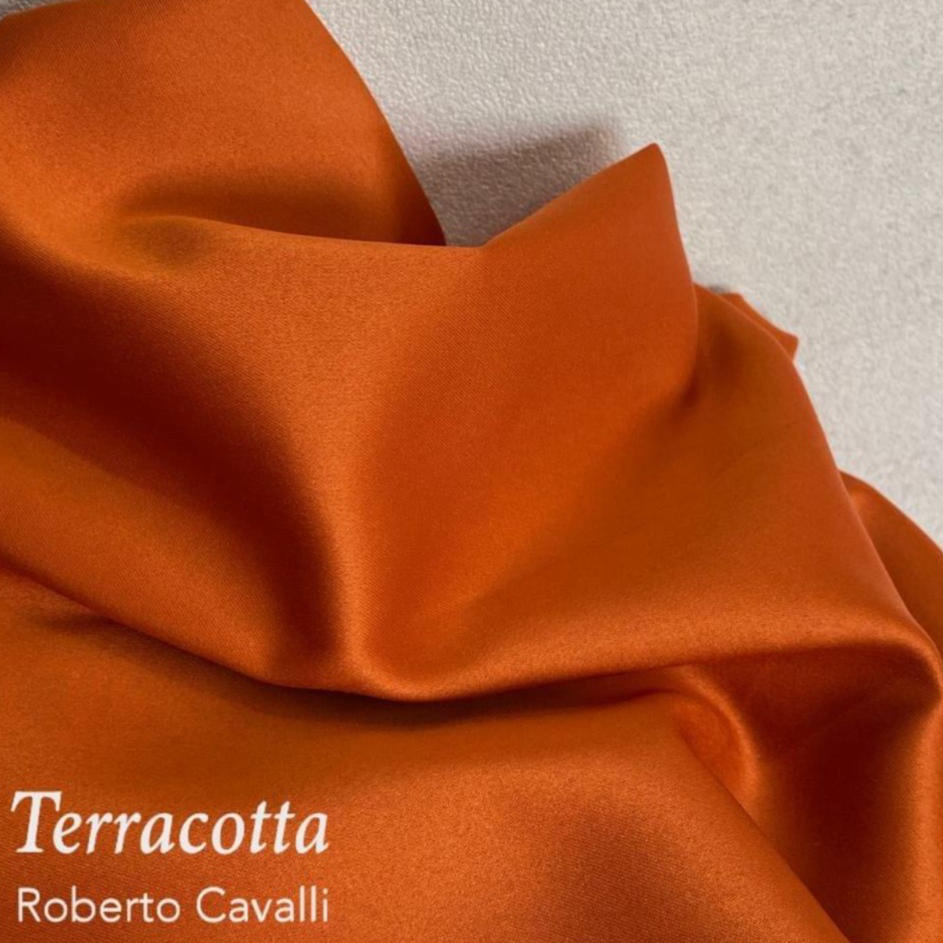 Promo Kain Roberto Cavalii / bahan furing /satin Roberto Cavalli ( harga persetengah Meter )