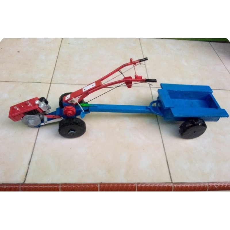 mainan anak miniatur replika  traktoroleng,traktor  sawah,satu set dengan grobak full dari kayu.