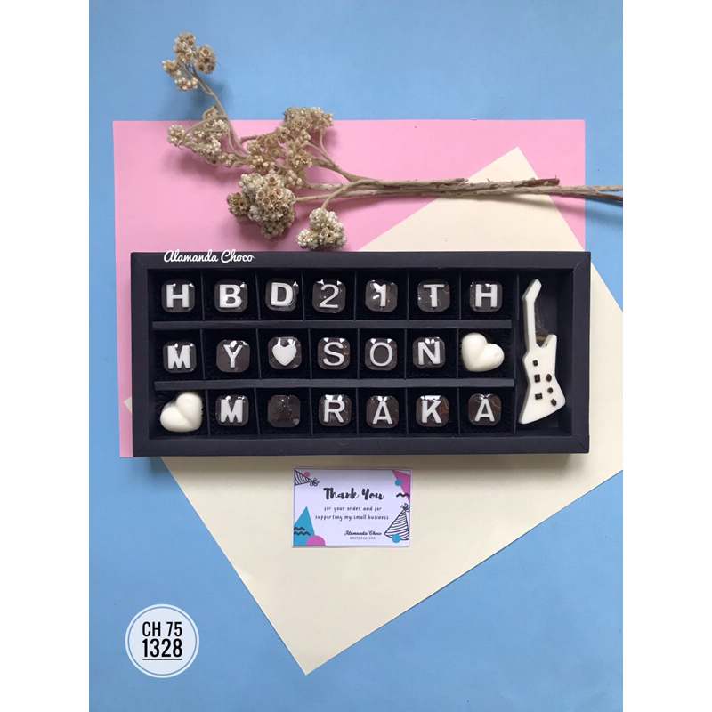 

hampers coklat/ coklat birthday gitar klasik / kado / coklat premium / coklat sekat / coklat huruf