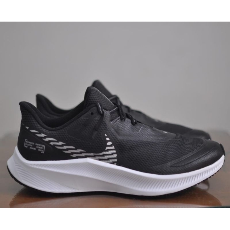 Sepatu Sneakers Original Nike Quest 3 Shield Black