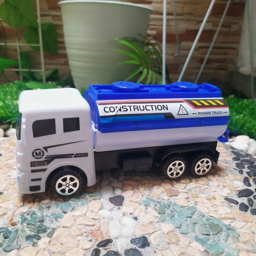 Mainan mobil truk tangki air mineral friction truk tangki - truk tangki