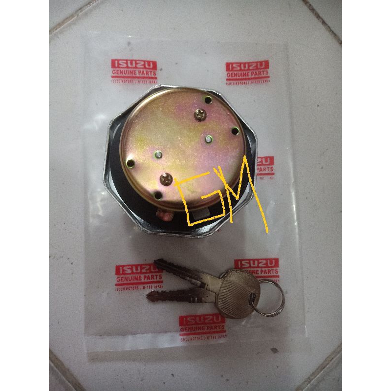 tutup tangki solar isuzu giga