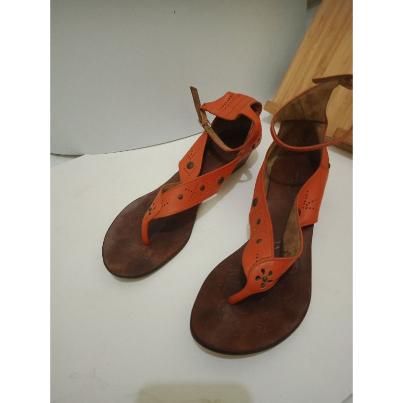 Niluh Djelantik wedges sandal 38 orange terracota