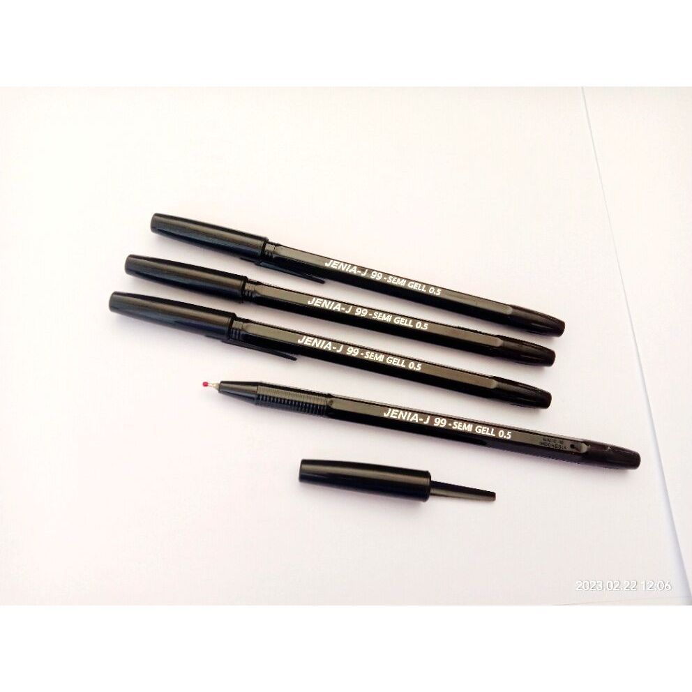 

Pulpen JENIA J99 Semi Gell 0.5 Hitam