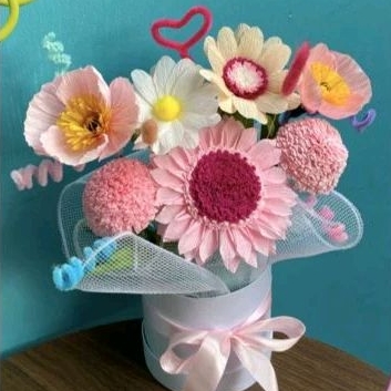 

Roseate Bloom box/ crepe paper flowers/ bunga artificial