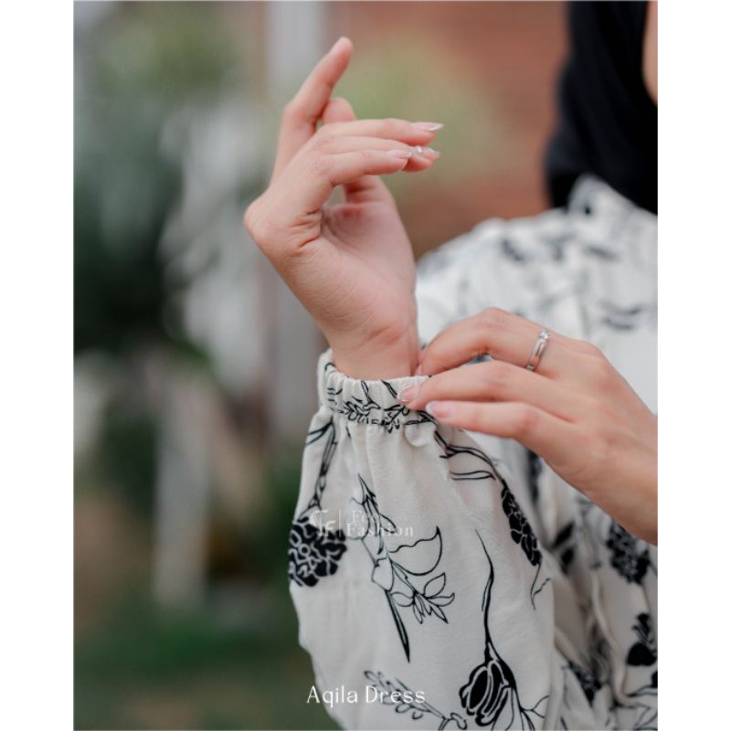 Aqila dress by fee fashion