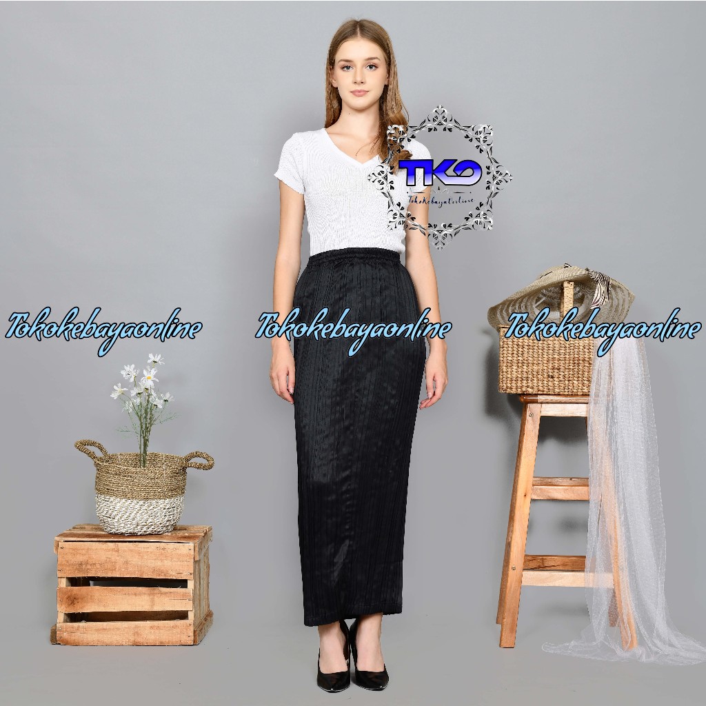 Rok Plisket Polos Panjang Untuk Kebaya Bahan Satin Valvet - Hitam