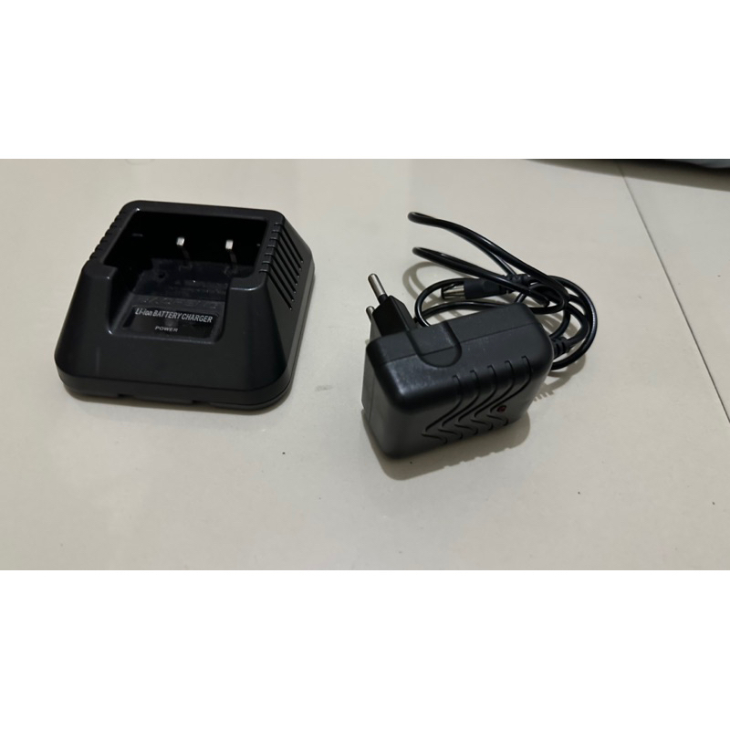 Charger HT Baofeng UV5R 5RE2 Plus