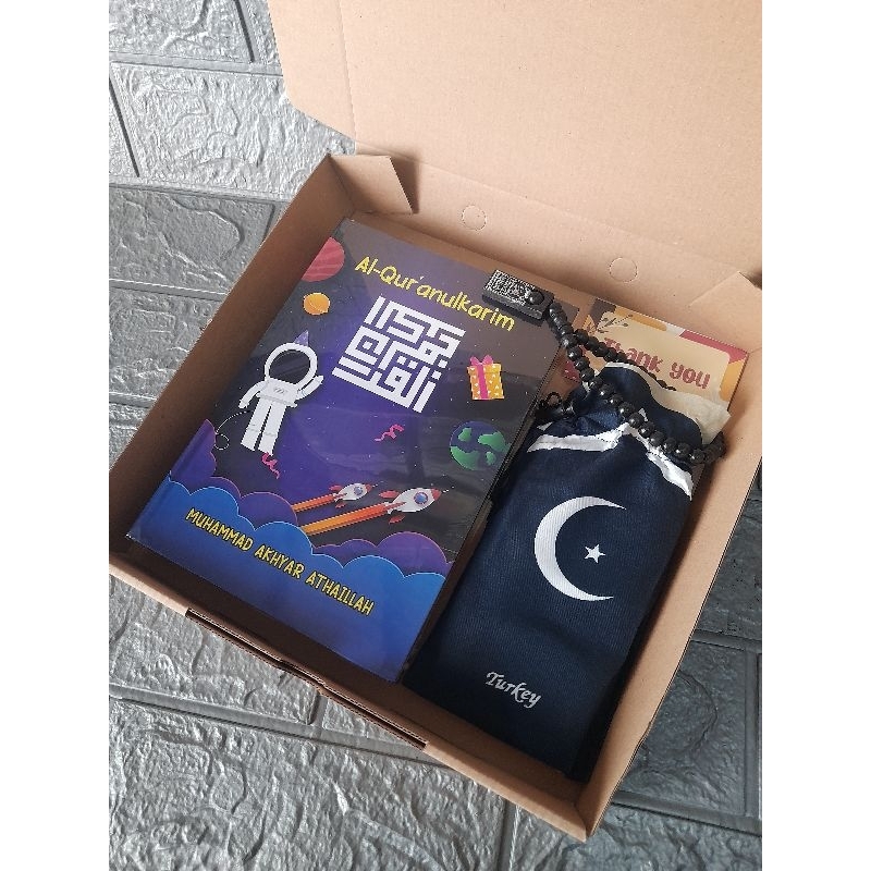 HAMPERS ALQURAN ANAK CUSTOM NAMA UKURAN A4 PLUS SAJADAH