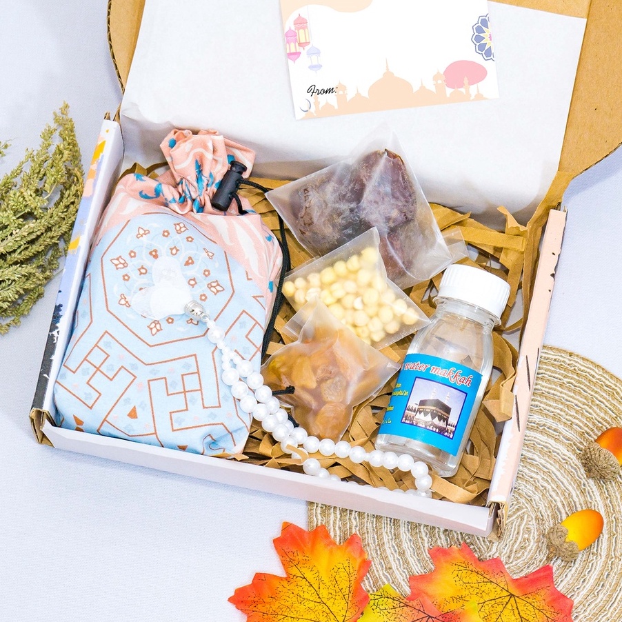 

TXVZ5171 GROSIR Paket Hampers Oleh Oleh Haji Umroh Isi Sajadah Kurma - Bisa untuk Parcel Kado Hadiah Souvenir Pengajian Selamatan Syukuran