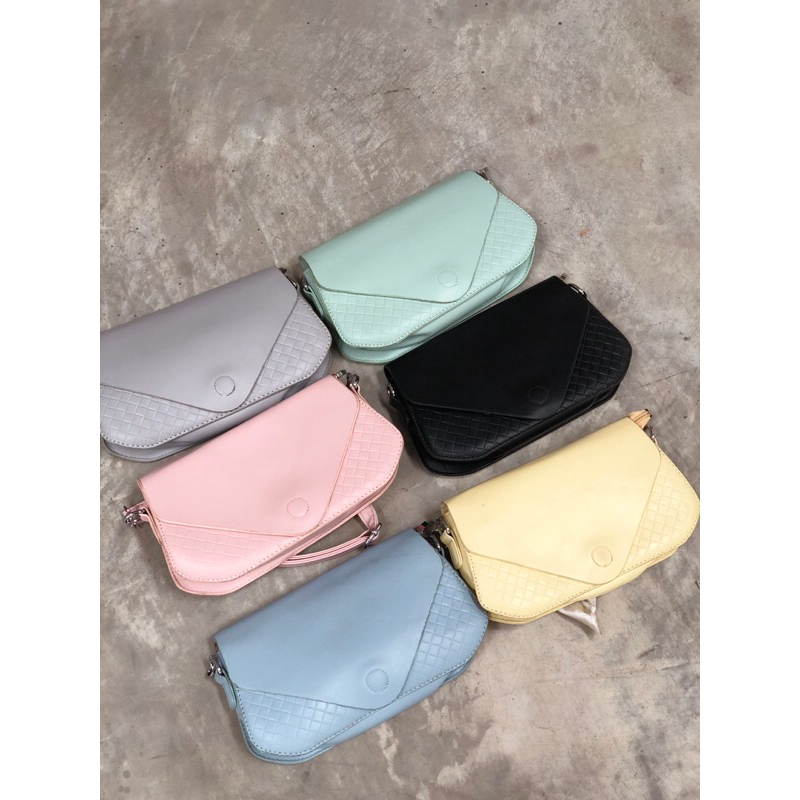 SLING BAG/TAS WANITA/TAS IMPORT/SALE TAS/SLING BAG IMPORT/TAS MURAH