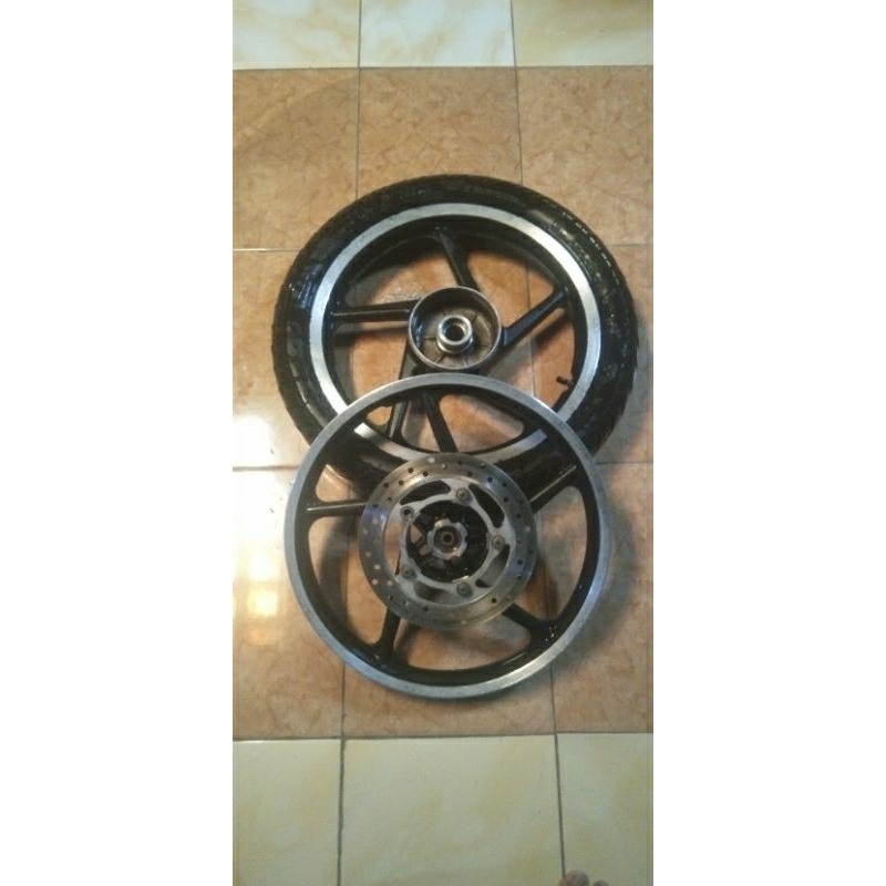 Velg racing ring 17 bajaj pulsar cocok buat PNP ninja atau moge lain