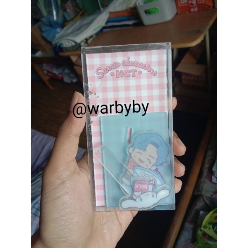 ACRYLIC STAND SET JENO