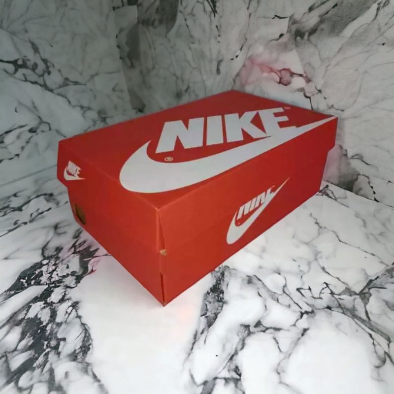 

dus-innerbox sepatu N1k3 Junior (untuk dewasa link terpisah)