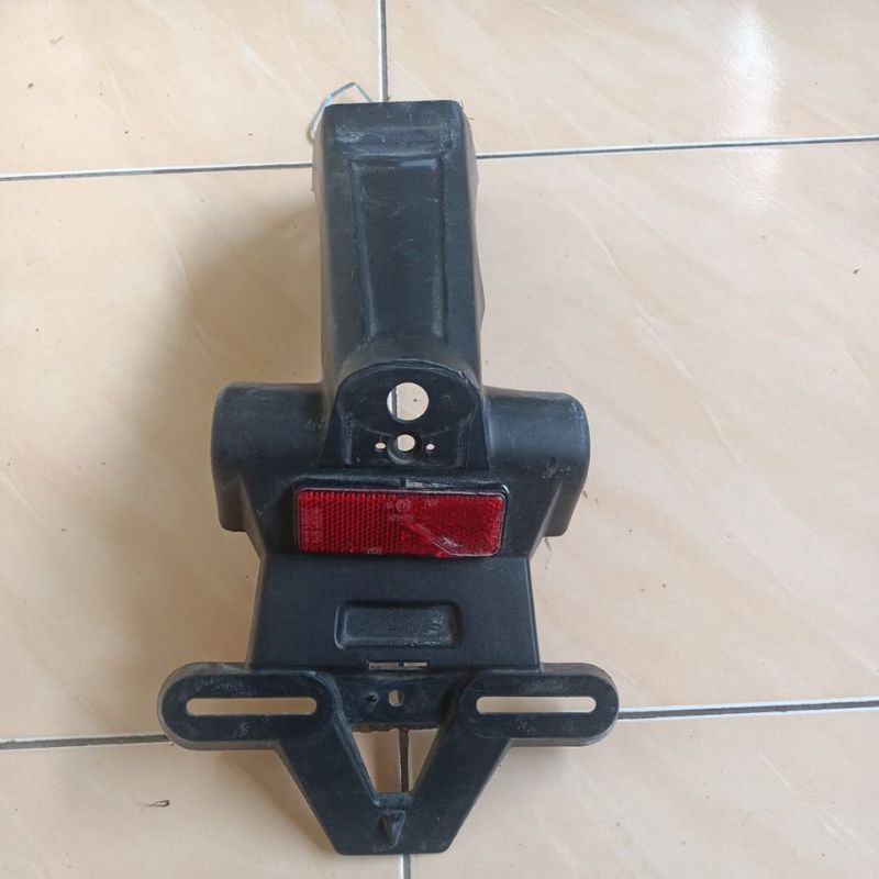 spakbor belakang R 15