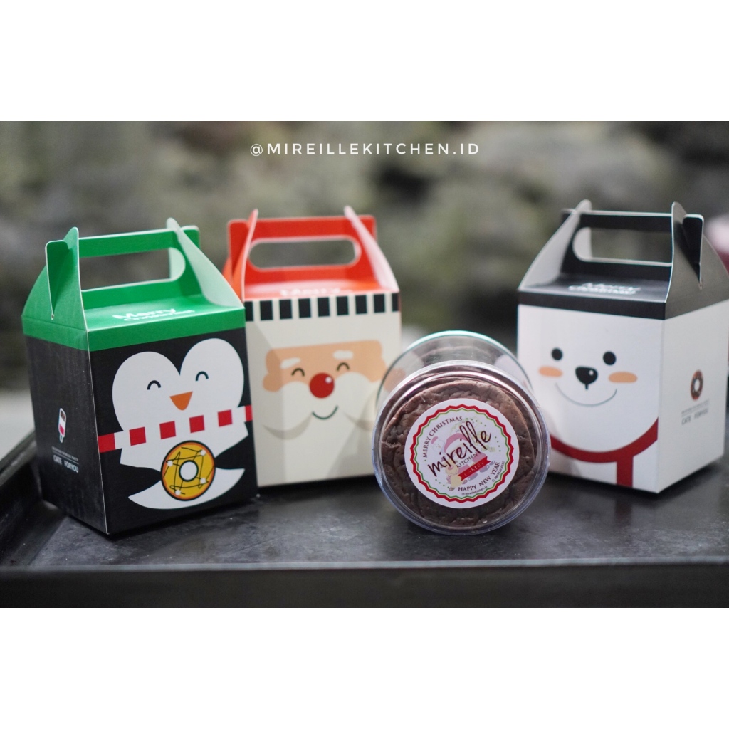 

Small Christmas Box (Small-Medium)