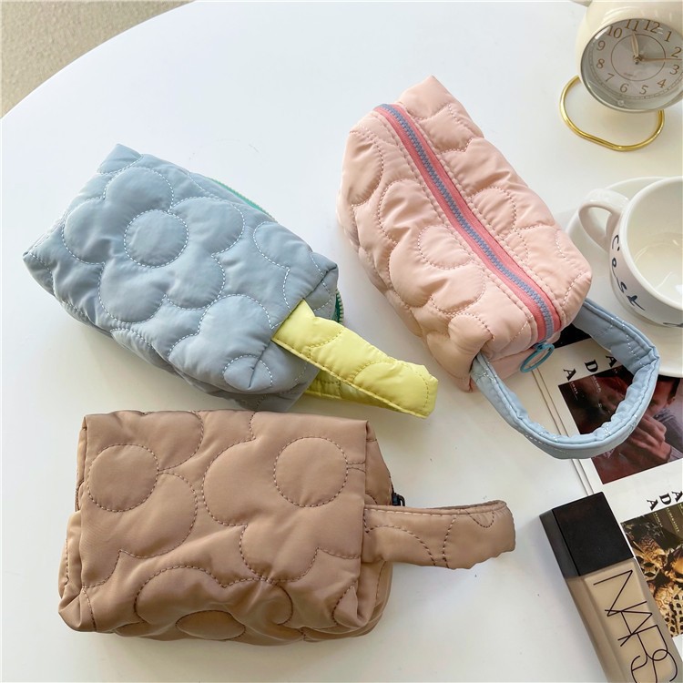 

Kotak Pensil Sleting Motif Bunga Flower Handle Pastel / Pouch Makeup Aesthetic / Tas Aksesoris