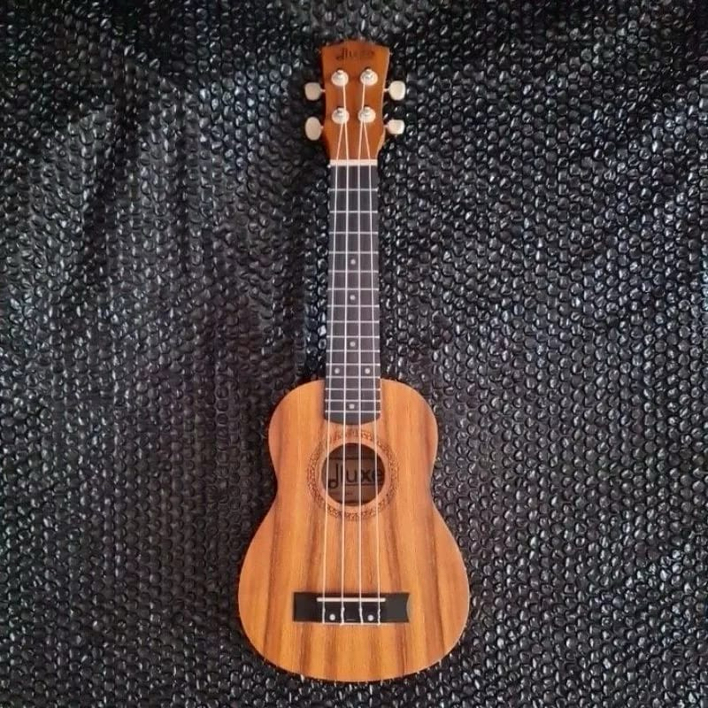 Ukulele Senar 4 Dluxe Concert dan Soprano