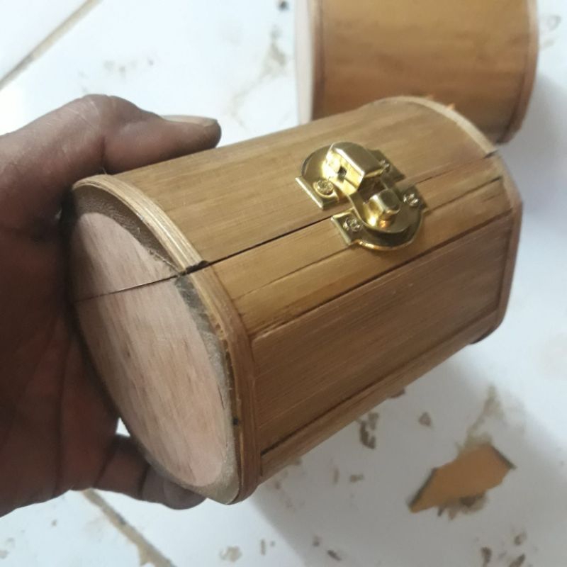 kotak kayu peti emas harta karun model vintage