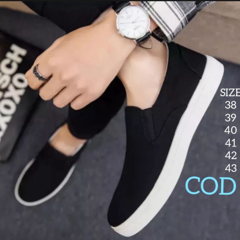 Kilat Hemat Spatu Pria Terbaru 2023 sepatu Slip on hitam polos spatu sneakers cowok murah spatu tanp