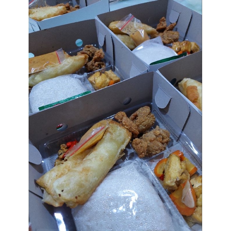 

paket ayam crispy dan risol