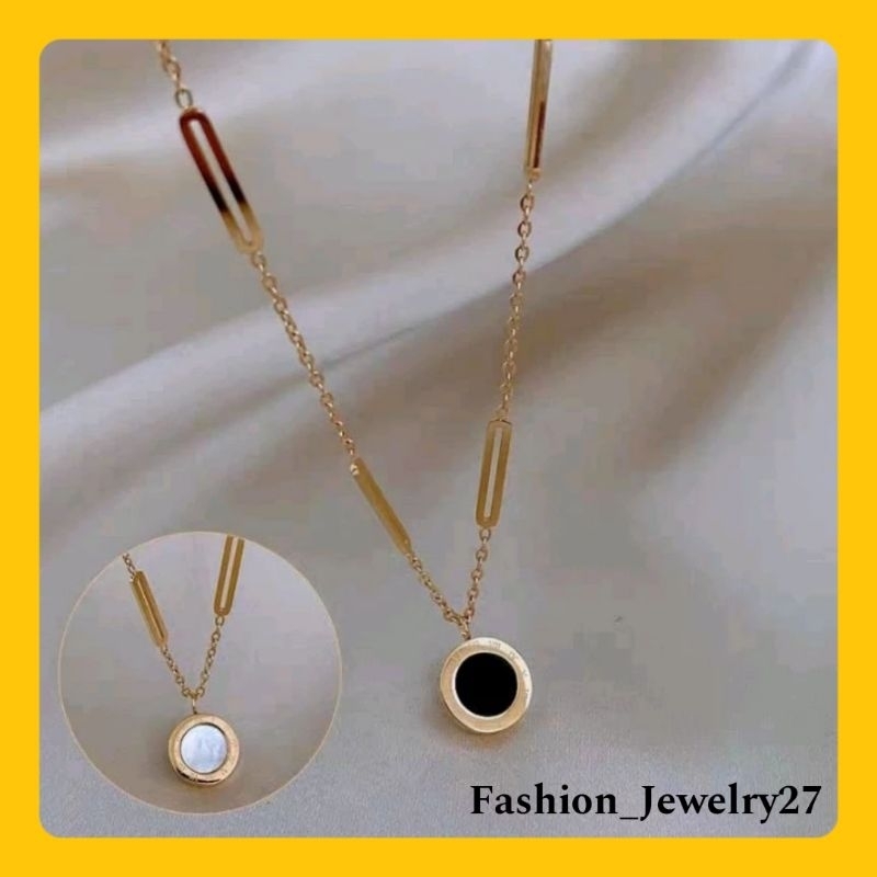 Kalung Wanita Titanium Dua Model Warna Liontin Hitam Dan Putih