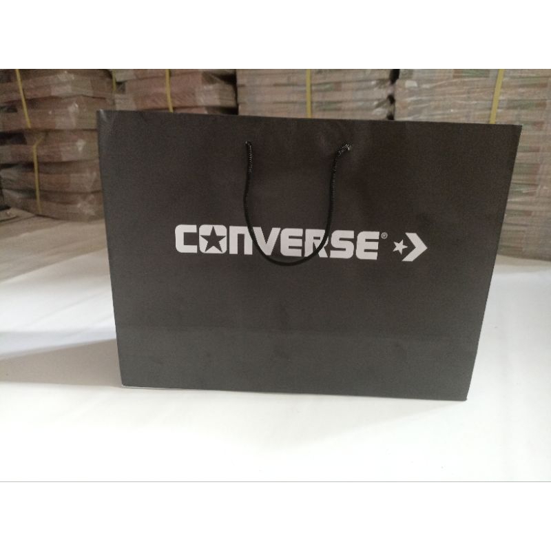 

PAPERBAG CONVERSE, BUAT PAKING SEPATU