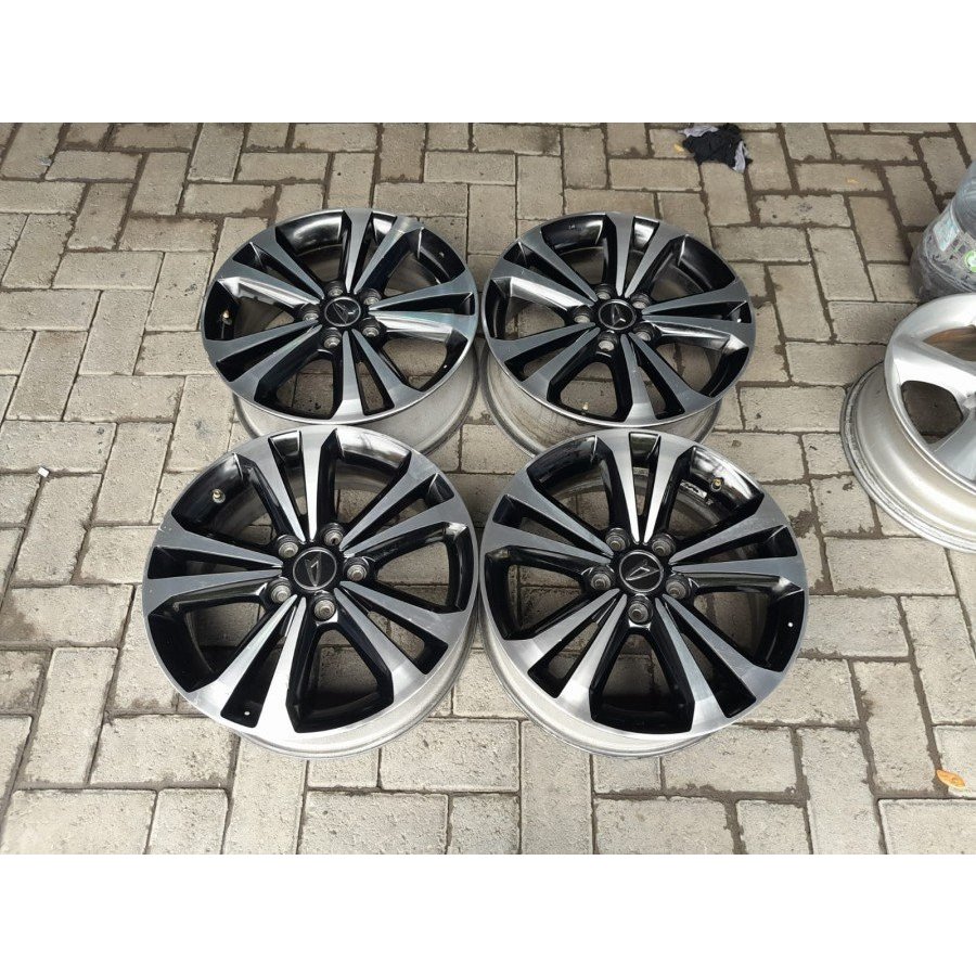 velg  mobil bekas original terios ring 17x6,5 5x114 et50 cocok untuk innova,apv,luxio,grandmax,ertig