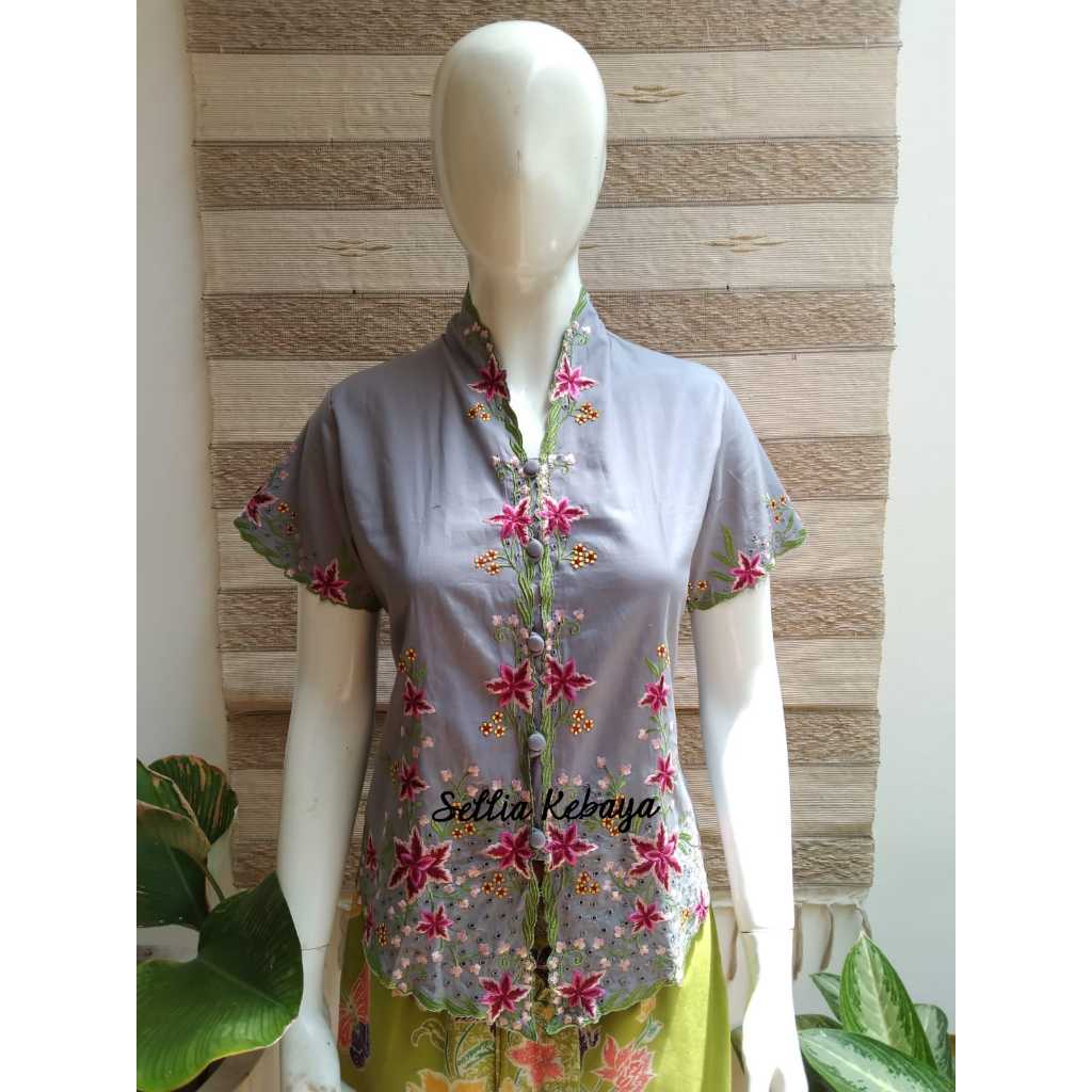 Kebaya Nyonya / Kebaya Encim Modern Bordir Halus Warna - Tangan Pendek