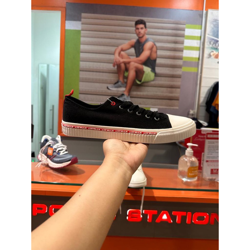 sepatu keren merk airwalk . sale murah 70% size 44