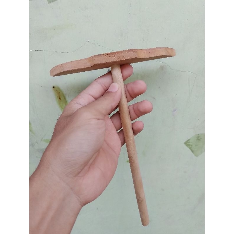 Kayu Pemutar Adonan Crepes