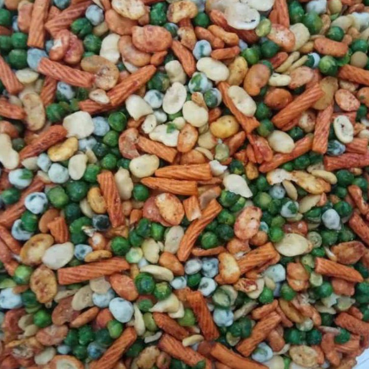 

Terbatas KACANG CAMPUR / MIX NUTS 1 KG