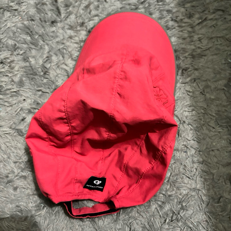 Preloved topi outdoor research