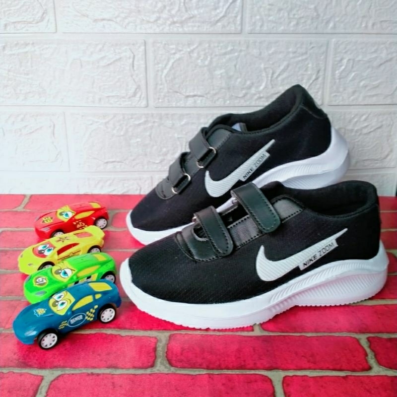 Sepatu Sekolah Anak Laki-Laki Perempuan Tanpa Tali