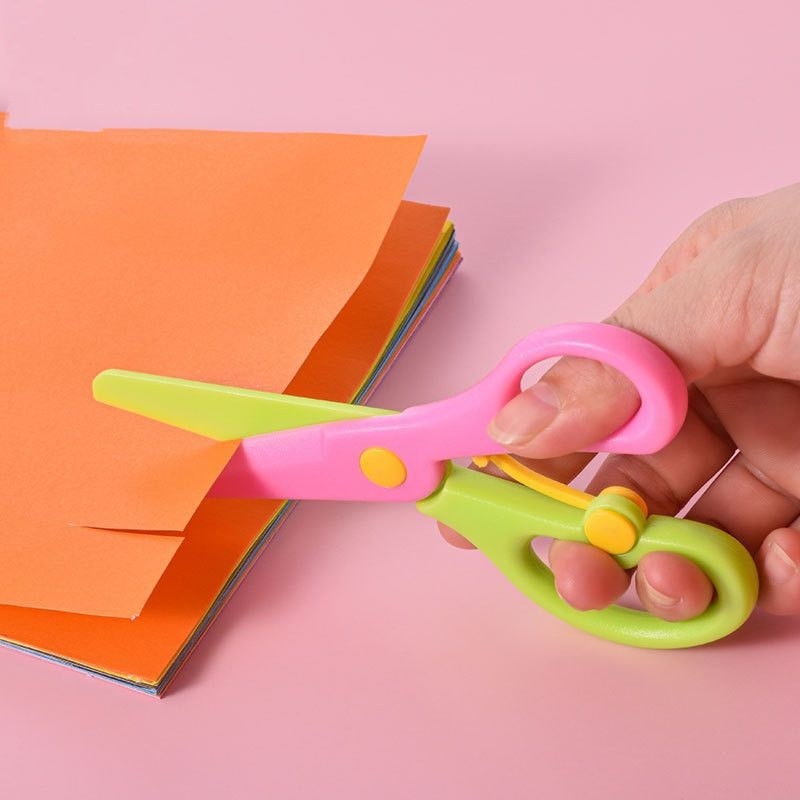

Gunting Plastik Anak| Warna Menarik| Aman dan nyaman