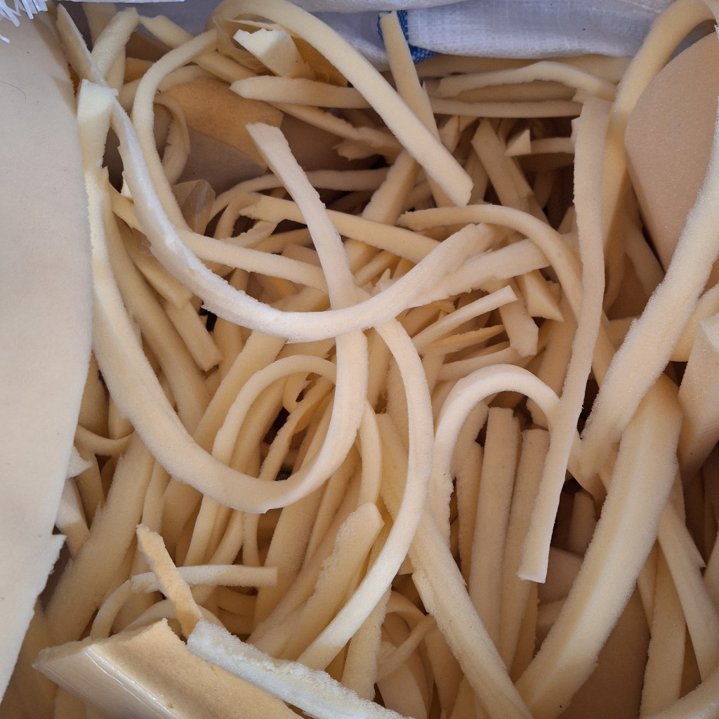 LIMBAH BUSA ( Harga 1 Kg ) POTONGAN MASIH BISA DIMANFAATKAN UNTUK KEBUTUHAN LAINNYA