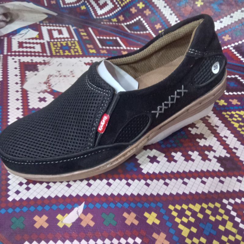 SEPATU CASUAL PRIA KICKERS