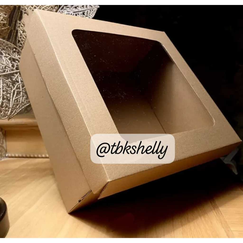 

Box 18x18x7.5CM Kraft Coklat Laminasi