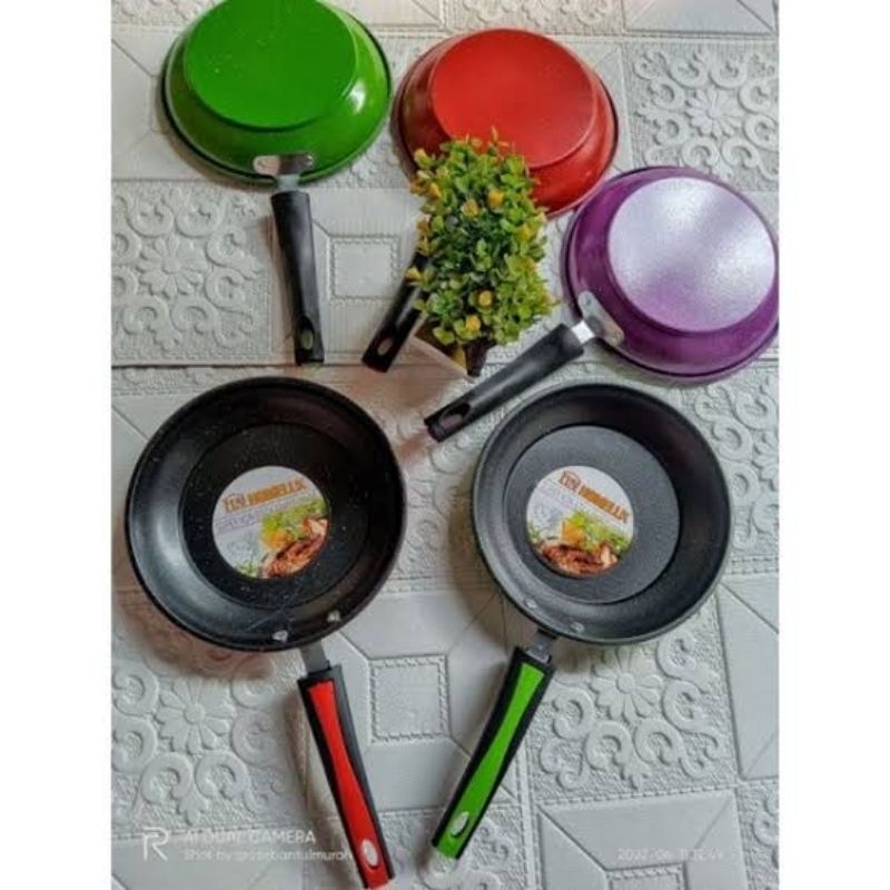Frypan Teflon HomeLux UK 22cm Ganggan Karet