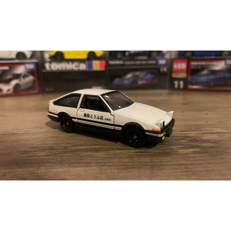 tomica toyota ae86 initial d + r32 tomica premium