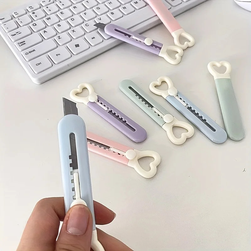 

FANCY MINI KNIFE LOVE / CUTTER MINI LOVE / HAND CUTTER MINI / PISAU KECIL