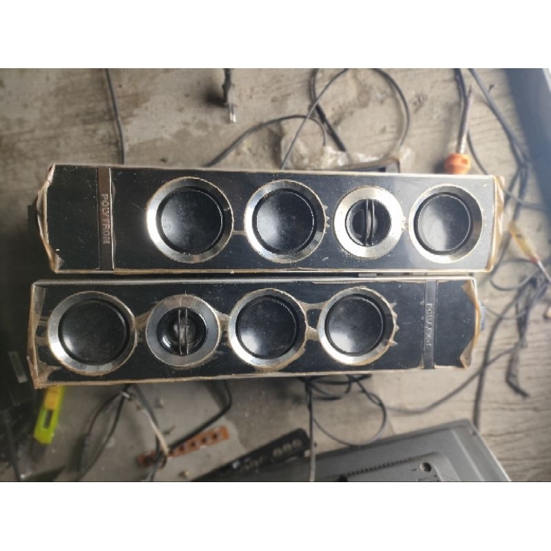 speaker tower tv led Polytron 32 inci