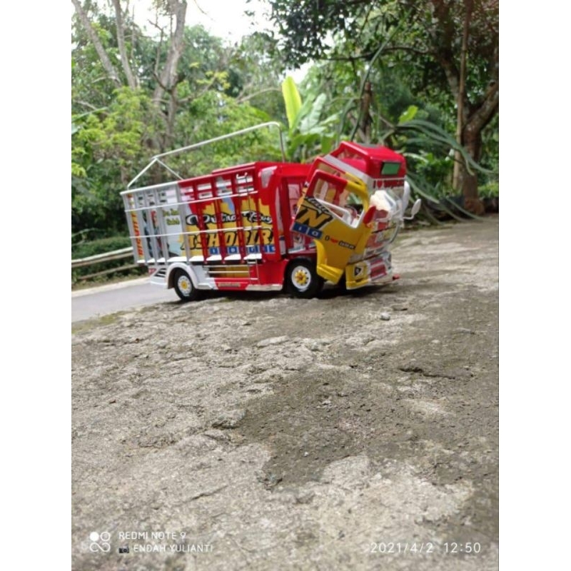 miniatur truk oleng kayu asli bisa jungkit ngedum full lampu leed