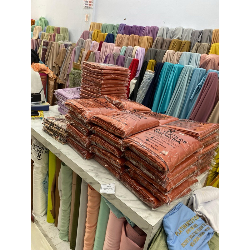 satin silk / fabric cerruty /  satin silk / crepe / cotton / kain polosan