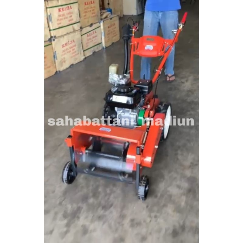 Mesin Dangir Dengir Jagung KENZA KZ38 Double Gardan Mesin Penggembur Tanah di Lahan Jagung KENZA KZ3