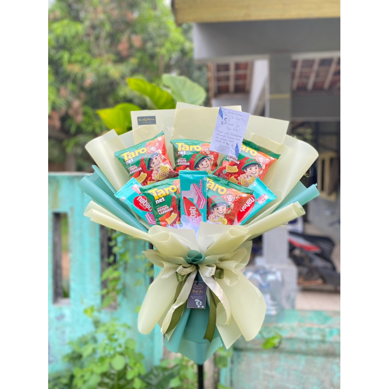 

BUKET SNACK HADIAH / BUCKET CIKI ULANG TAHUN / BOUQUET MAKANAN WISUDA